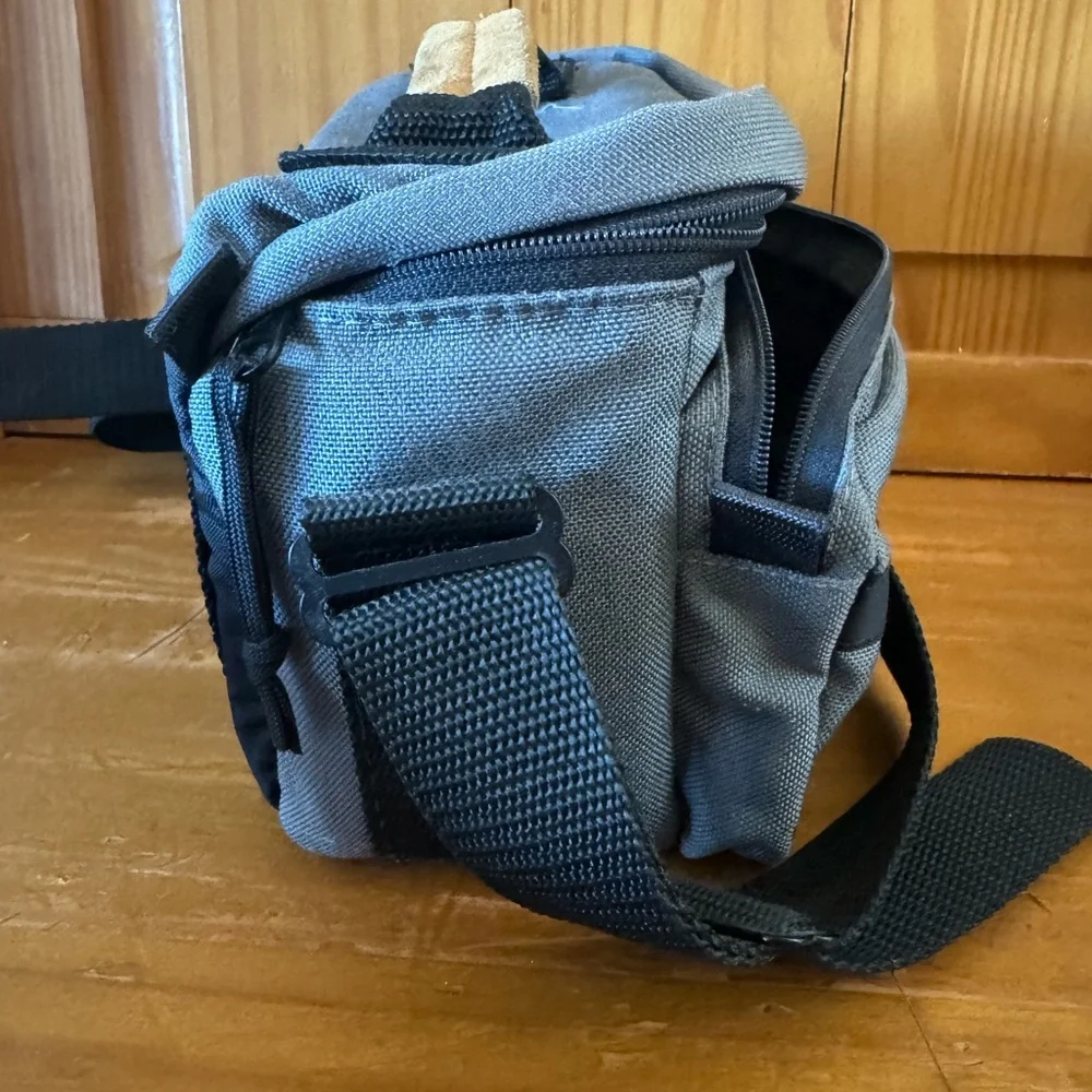 🔆VINTAGE 📸 BUNDLE: Tamrac Camera Bag, Nikon Speedlight SB-28DX, & Camera Strap